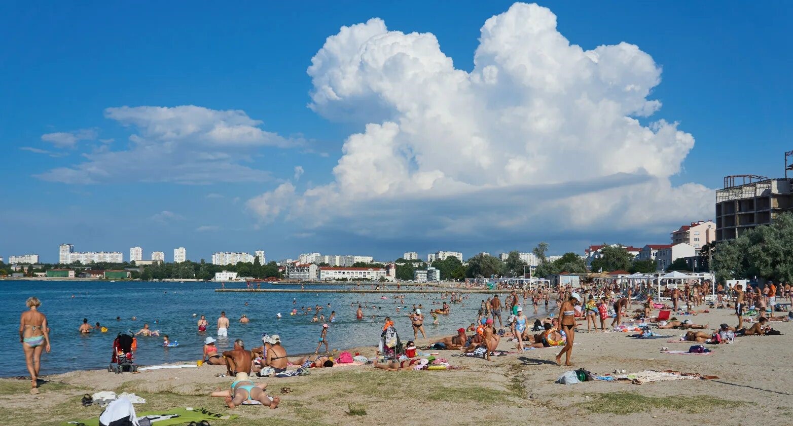 На пляже «Омега» в Севастополе утонул 7-летний ребёнок