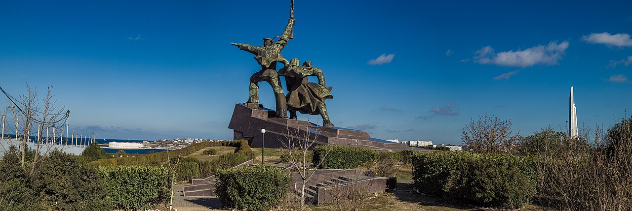 Памятник Солдату и Матросу